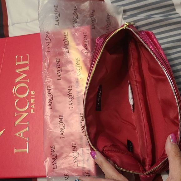 NEVER used Lancome medium makeup bag - Picture 2 of 2